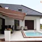 Dom jednorodzinny z basenem i markizą