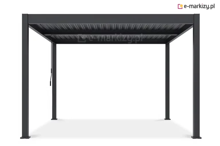 Widok boczny na wolnostojącą pergolę tarasową Marlo Duo w kolorze antracytowym, zaprezentowaną na białym tle. Zdjęcie ukazuje dłuższą stronę aluminiowej konstrukcji z całkowicie zamkniętymi lamelami dachowymi. Po lewej stronie, pod podłużną belką ramy, znajduje się pionowa korba przeznaczona do manualnej regulacji kąta nachylenia zadaszenia. Pergola wsparta jest na czterech solidnych słupach o kwadratowym przekroju, a całość wykończona jest matowym lakierem o nowoczesnej i minimalistycznej estetyce.