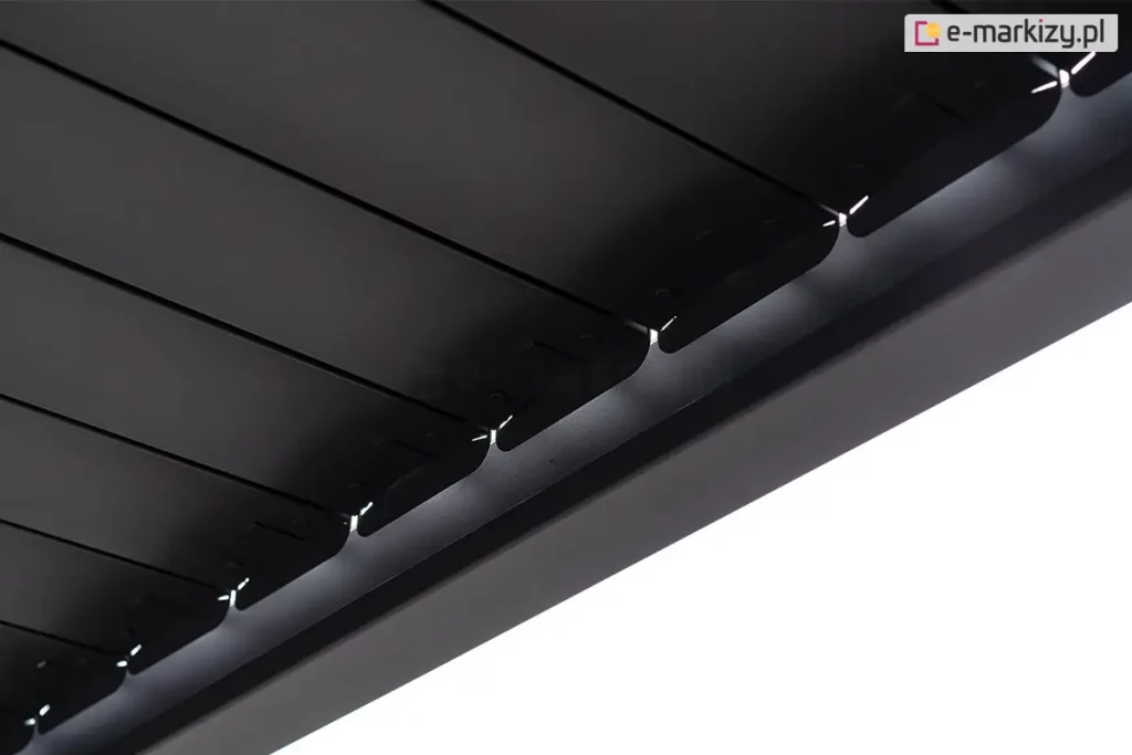 Obracane lamele aluminiowe w pergoli Gloria w kolorze antracytowym