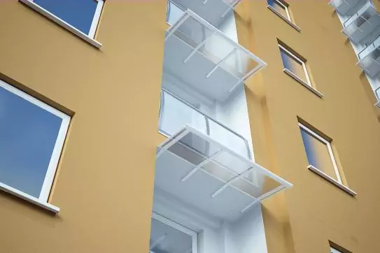 Daszek na balkon – przegląd oferty i porady praktyczne
