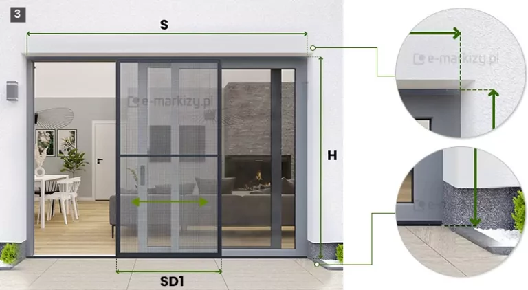 Zdjęcie prezentuje techniczny schemat pomiarowania dla produktu moskitiera Slim, przeznaczonej do montażu na dużych, przesuwnych drzwiach tarasowych. Całość przedstawiona jest na tle nowoczesnej elewacji budynku w kolorze białym z antracytową stolarką okienną, przez którą widać fragment jadalni z białym stołem i krzesłami oraz salonu z palącym się kominkiem. Na obraz nałożono zielone linie pomocnicze i symbole literowe, które instruują, jak prawidłowo zdjąć wymiary do zamówienia. Litera S z poziomą linią zakończoną strzałkami u góry wnęki wskazuje na konieczność zmierzenia całkowitej szerokości otworu od krawędzi do krawędzi muru. Litera H umieszczona pionowo po prawej stronie określa wysokość wnęki, mierzoną od podłoża tarasu do górnego nadproża. Na samym skrzydle przesuwnej moskitiery, które posiada charakterystyczną poziomą poprzeczkę wzmacniającą, widnieje oznaczenie SD1 wraz z kierunkową, dwustronną strzałką, co definiuje szerokość pojedynczego panelu siatki i sposób jego pracy. Po prawej stronie grafiki umieszczono dwa okrągłe powiększenia (detale), które precyzyjnie wskazują punkty styku dla przyborów mierniczych. Górny detal pokazuje narożnik wnęki przy nadprożu, podkreślając, że wymiar szerokości należy brać od zewnętrznej krawędzi wykończonej elewacji. Dolny detal obrazuje styk pionowej ramy z podłożem tarasowym, wykonanym z jasnych płyt, przy którym znajduje się pas ciemnego kruszywa i fragment zielonej roślinności. W lewym górnym rogu zdjęcia widnieje czarny kwadrat z białą cyfrą 3.