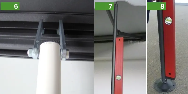 Zestawienie trzech zdjęć z prezentacją kolejnych kroków montażu podpór do markiz Standard. Zdjęcie numer 6 przedstawia zbliżenie na gotowe połączenie górnej części podpory teleskopowej z profilem przednim markizy. Biała rura podpory jest osadzona pomiędzy dwoma stalowymi uchwytami hakowymi, które zostały wcześniej wsunięte w szynę antracytowego profilu. Całość jest skręcona za pomocą stalowej śruby przechodzącej na wylot, zabezpieczonej nakrętką z podkładką. Widok od dołu podkreśla stabilność i mechaniczny charakter mocowania systemu wsporczego. Zdjęcie numer 7 prezentuje pionową podporę markizową zamontowaną pod profilem przednim rozłożonej markizy. Cienka, antracytowa rura podpory jest ustawiona pionowo, a do jej boku przyłożona jest długa, czerwona poziomica. Narzędzie służy do weryfikacji prawidłowego kąta ustawienia podpory względem podłoża. W górnej części zdjęcia widoczny jest fragment jasnego poszycia markizy oraz ramienia przegubowego. Zdjęcie numer 8 ukazuje dolną sekcję podpory markizy zakończoną okrągłą stopą montażową przytwierdzoną do szarego podłoża. Do antracytowego profilu podpory przyłożona jest pionowo czerwona poziomica z wyraźnie widocznym oczkiem libelli, co wskazuje na proces precyzyjnej kalibracji pionu konstrukcji. Stopa jest stabilnie oparta na chropowatej powierzchni tarasowej, zapewniając bezpieczne podparcie dla całego systemu osłonowego.