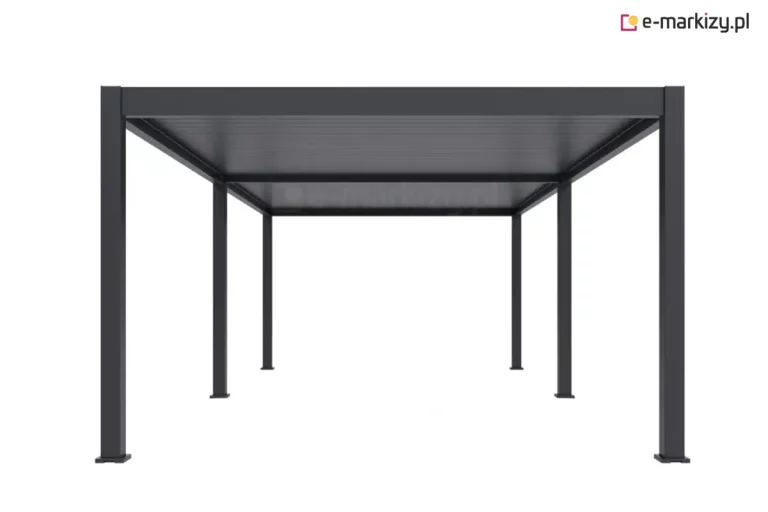 Wizualizacja produktowa przedstawia wolnostojącą pergolę lamelową Rubio w kolorze ciemnego antracytu, ujętą z boku na białym tle. Konstrukcja składa się z sześciu pionowych słupów o kwadratowym przekroju, które podtrzymują prostokątną ramę górną. Zadaszenie jest całkowicie zamknięte, tworząc jednolitą i płaską powierzchnię dachu, która licuje się z krawędziami ramy. Ujęcie z tej perspektywy podkreśla symetrię budowy oraz czystą, minimalistyczną linię profilu. U podstawy każdego słupa widoczne są systemowe stopy montażowe, a matowe wykończenie powierzchni nadaje całości nowoczesny, techniczny charakter.