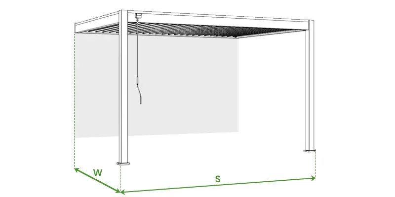 Rysunek techniczny przedstawiający schemat wymiarowania przyściennej pergoli lamelowej Marlo, wykonany w formie czarnego szkicu liniowego na białym tle. Grafika prezentuje konstrukcję wspartą na dwóch frontowych słupach, z dachem zamontowanym jedną stroną do ściany budynku, co zaznaczono szarym polem w tle. Na schemacie naniesiono zielone strzałki pomocnicze określające kluczowe parametry produktu: litera „S” oznacza szerokość frontową pergoli mierzoną między zewnętrznymi krawędziami słupów, natomiast litera „W” określa wysięg, czyli głębokość konstrukcji od ściany do frontu. Na rysunku widoczna jest również korba sterująca umieszczona przy lewym słupie oraz lamele dachowe ustawione pod kątem, co obrazuje ażurowy charakter zadaszenia.