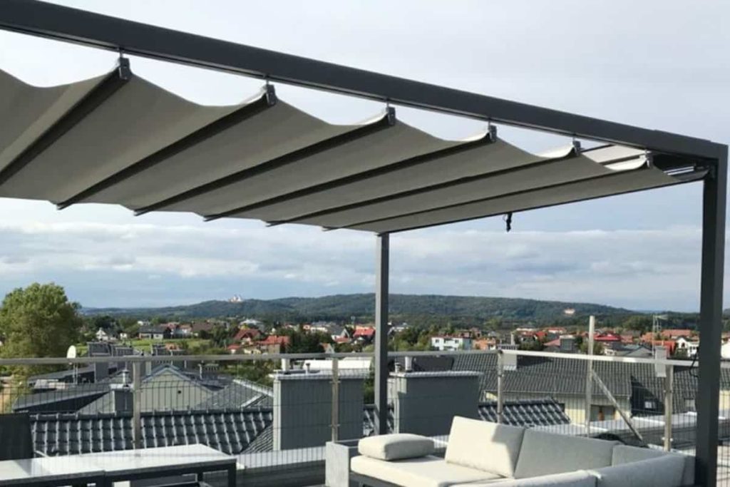 Pergola rzymska Dragon sterowana jest ręcznie za pomocą sznurków