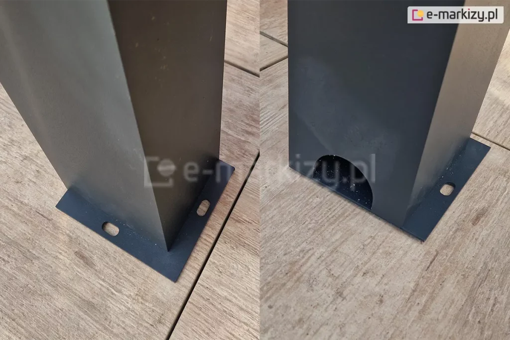 Zestawienie dwóch ujęć podpory zadaszenia Modes ustawionej na płytce gresowej z drewnopodobnym wzorem. Po lewej widoczny tył i bok podpory oraz mocowania stopy do podłoża. Po prawej widoczny front podpory z charakterystycznym otworem odpływu rynny.