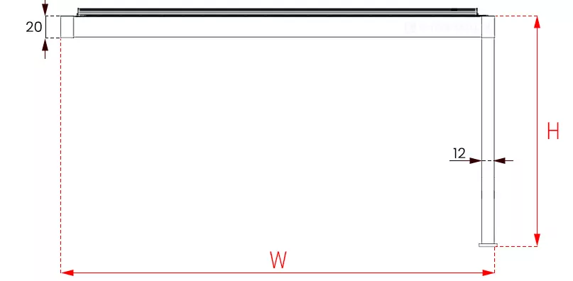 Schemat techniczny w rzucie bocznym prezentujący konstrukcję przyścienną produktu pergola Essential w wariancie z lamelami prostopadłymi do ściany budynku. Rysunek przedstawia profil poziomy dachu zamontowany lewą stroną do elewacji, natomiast prawą stroną wsparty na pionowym słupie zakończonym stopą montażową. Na grafice naniesiono precyzyjne oznaczenia wymiarowe w kolorze czerwonym oraz czarnym. Litera W umieszczona pod strzałką na dole schematu definiuje wysięg pergoli, czyli odległość od ściany do zewnętrznej krawędzi słupa. Litera H przy pionowej strzałce po prawej stronie określa całkowitą wysokość konstrukcji. Dodatkowe wartości liczbowe wskazują na parametry profili: wysokość ramy zadaszenia wynosi 20 jednostek, natomiast szerokość słupa wsporczego to 12 jednostek. W górnej części ramy dachu widoczna jest pozioma linia symbolizująca zamknięte zadaszenie lamelowe, co odróżnia ten wariant od wersji z widocznym przekrojem lameli. Całość schematu wykonana jest w formie czarnego obrysu liniowego na białym tle, co zapewnia wysoką czytelność detali konstrukcyjnych niezbędnych do prawidłowego planowania montażu pergola Essential.