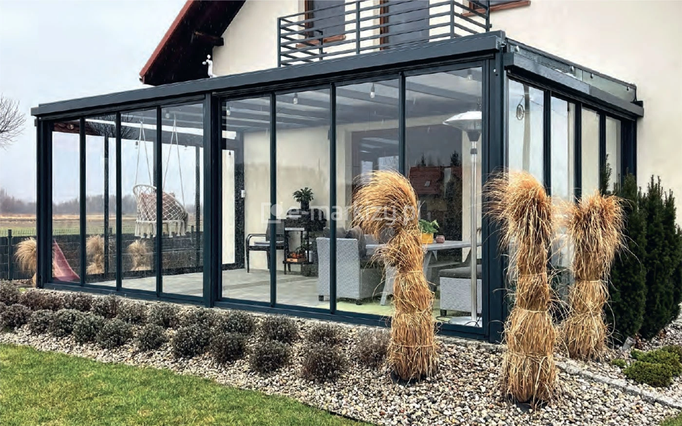 Przesuwana zabudowa tarasu sotro ze szkla