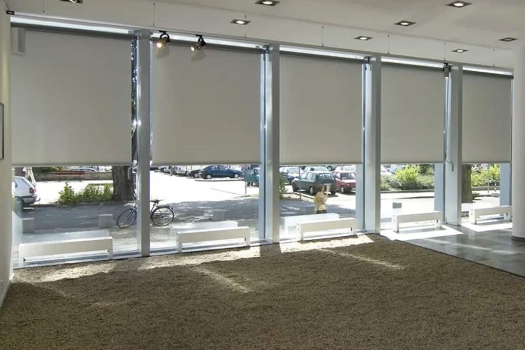 Refleksol XL może być użyty do zakrywania wnętrza przed niepożądanymi spojrzeniami