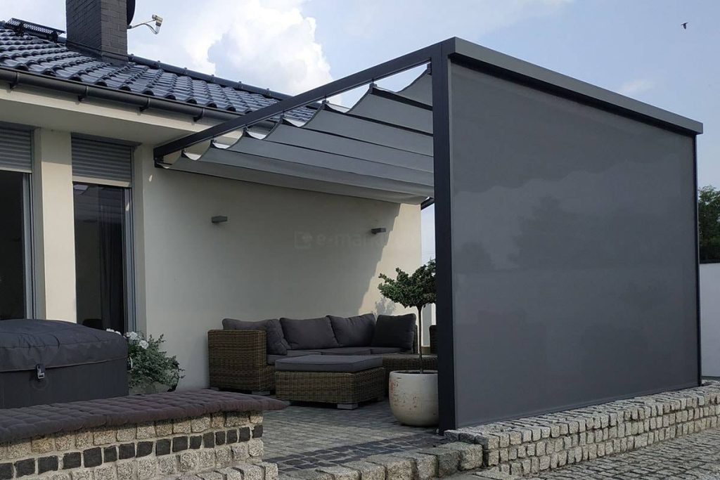 Dragon - Pergola tarasowa z zabudową w odcieniach grafitu