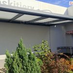 Zadaszenia tarasów z poliwęglanu komorowego zacieniają i chronią przed nadmiernym nagrzewaniem powierzchni pod konstrukcją