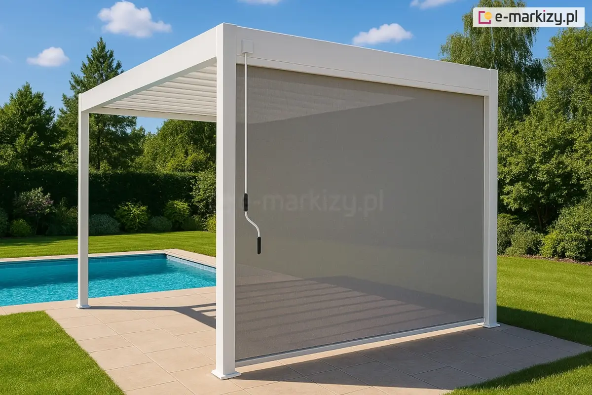 Pergola Marlo z roletą typu screen z półprzezroczystej tkaniny – montaż od frontu
