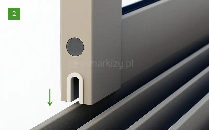 Sposób instalacji skrzydła Sotro z wypełnieniem na torze dolnej prowadnicy