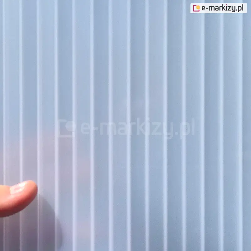 Nieprzezroczysty poliwęglan komorowy 16mm o mlecznym opalowym odcieniu