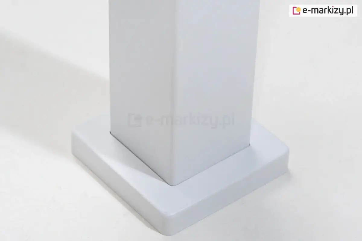 Stabilna wytrzymała podpora pergoli Gloria w białym kolorze