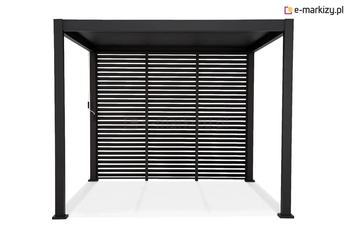 Pergola tarasowa Gloria z kompletną zabudową boczną z paneli żaluzjowych. Stałe lamele zapewniają cień, prywatność i estetyczne wykończenie konstrukcji.
