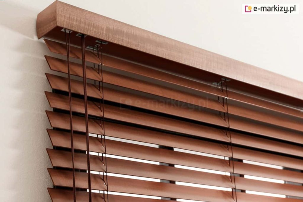 Żaluzja drewniana 50 mm w kolorze Cherry Wood